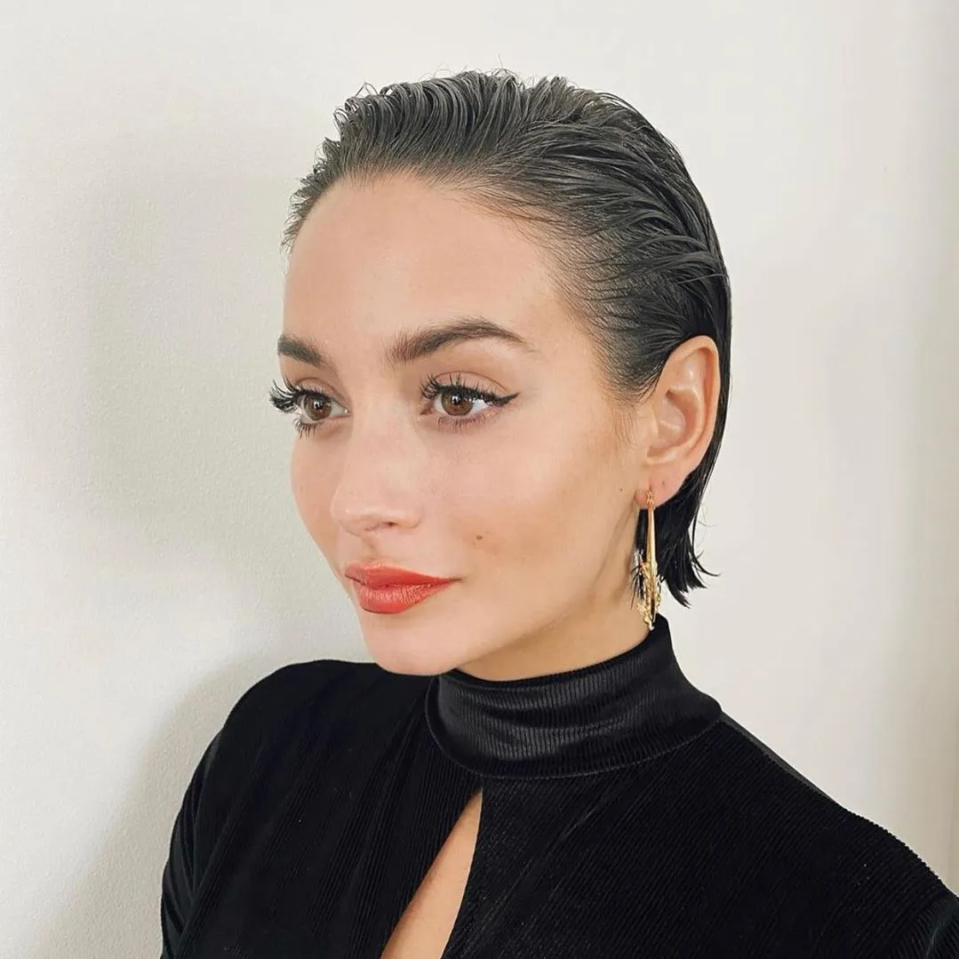 Slicked-Back Wet Look