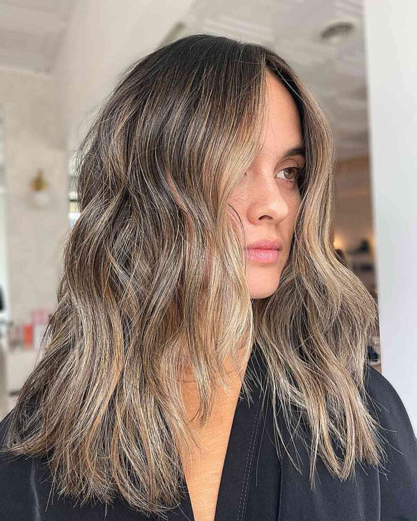 5. Textured Beach Waves – Effortless Summer Glam for Any Occasion